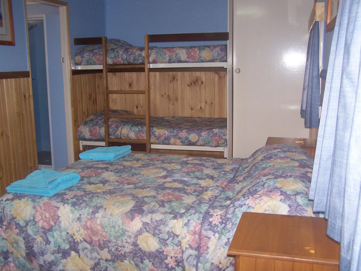 Отель Ilfracombe Caravan Park Экстерьер фото